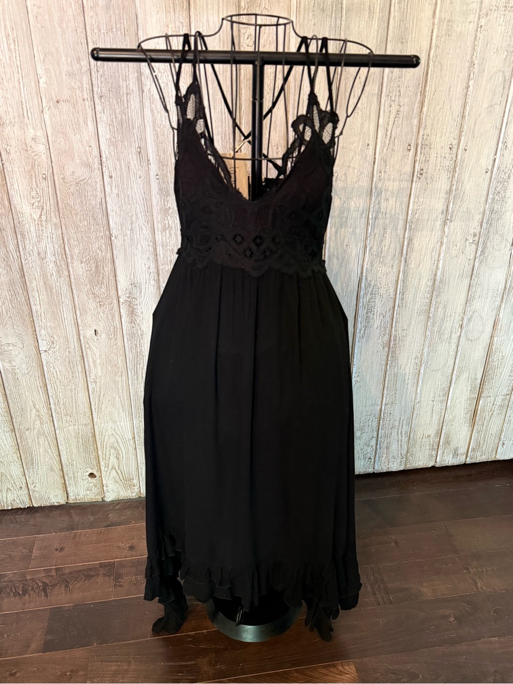 La Miel Black Lace-Front Midi Dress with Spaghetti Straps - Picture 2 of 13